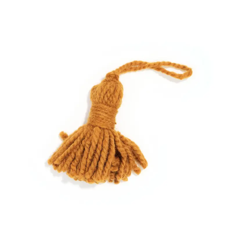 Aksil Safran Pompon - tapis marocain fait main TAZZRA Marrakech Aksil Safran Pompon - tapis marocain fait main TAZZRA Marrakech