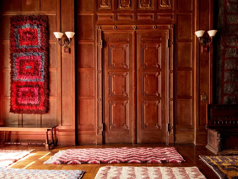 Ayaz Pompeian Red Rose Quartz - tapis marocain fait main TAZZRA Marrakech Ayaz Pompeian Red Rose Quartz - tapis marocain fait main TAZZRA Marrakech