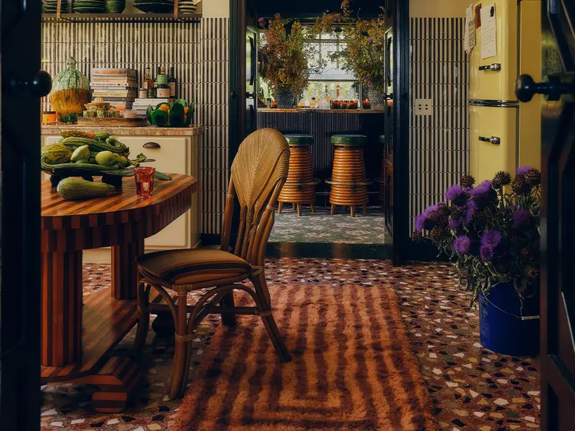Breakfast Table Banksia Oxblood - tapis marocain fait main TAZZRA Marrakech Breakfast Table Banksia Oxblood - tapis marocain fait main TAZZRA Marrakech