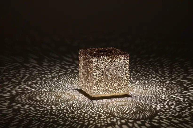 Floor Lamp Battery Cube Floral - artisanat marocain TAZZRA Marrakech Floor Lamp Battery Cube Floral - artisanat marocain TAZZRA Marrakech