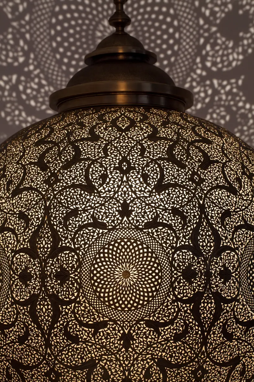 Pendant Globe Jungle Floral - Moroccan artisan object by TAZZRA Marrakech Pendant Globe Jungle Floral - Moroccan artisan object by TAZZRA Marrakech